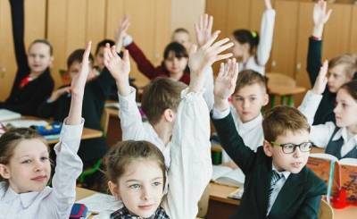 С 1 сентября 200 тысяч украинских школьников останутся без обучения на русском языке