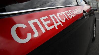 Девочка пострадала при падении из окна третьего этажа в Петербурге