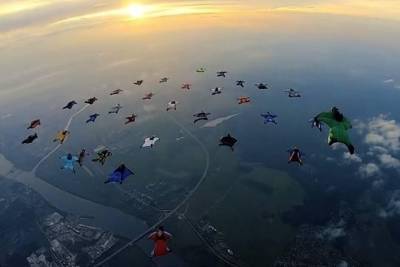 В Пущино решили установить новый парашютный рекорд