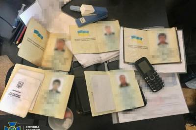 В Харькове на заказ изготавливали поддельные украинские паспорта