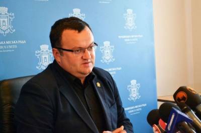 Верховный суд отменил восстановление в должности мэра Черновцов