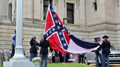 Глава Пентагона запретил вывешивать флаг конфедератов на военных объектах