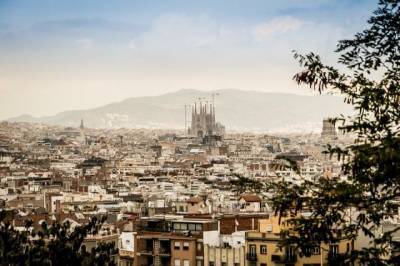 В Барселоне из-за коронавируса ввели новые ограничения