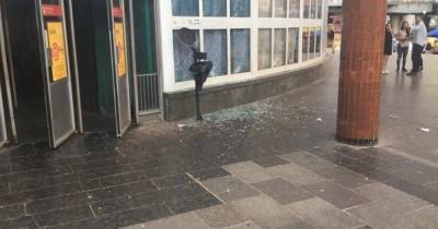 У выхода возле станции метро в Киеве прогремел взрыв
