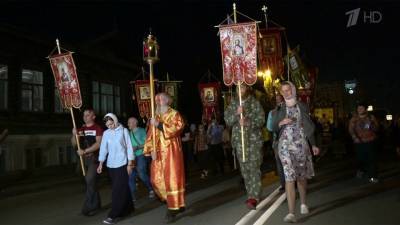 В годовщину убийства царской семьи в Екатеринбурге прошел крестный ход