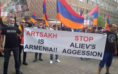 "Не вышло", или Как азербайджанцы пытались сорвать акцию армян в Польше