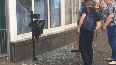 В Киеве на входе в метро "Шулявская" прогремел взрыв, есть пострадавший