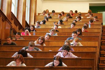 Российским студентам подтянут стипендии до уровня МРОТ