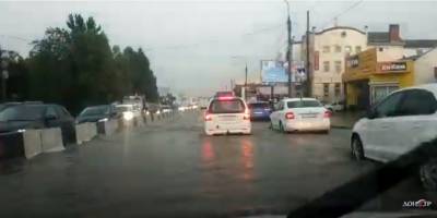 Затопленные дома и дороги: о последствиях сильного ливня в Ростове