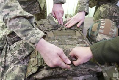 Украинские власти закупают солдатам бракованные бронежилеты