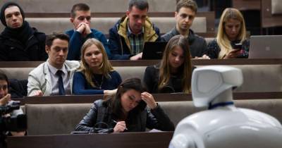 В России студенческие стипендии задумали уравнять с МРОТ