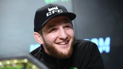 Российский боец Уланбеков дебютирует в UFC 12 сентября