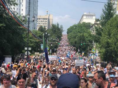 Жители Хабаровска восьмой день подряд выходят на митинг в поддержку губернатора Фургала