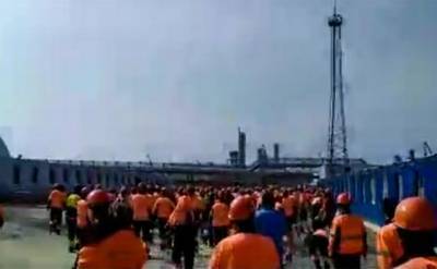 Рабочие из Узбекистана устроили погром на стройке газоперерабатывающего завода в России