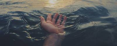 В Омске на озере утонул молодой человек