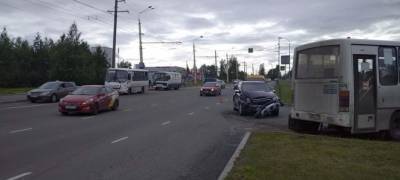 Три пассажира автобуса пострадали при ДТП в Петрозаводске