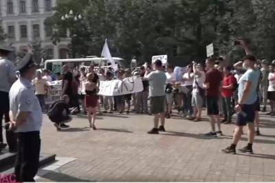 Тысячи человек вновь вышли на акцию в Хабаровске