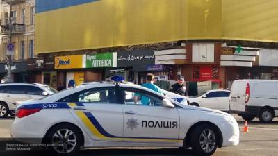 Правоохранители сообщили о четырех пострадавших при взрыве у метро в Киеве