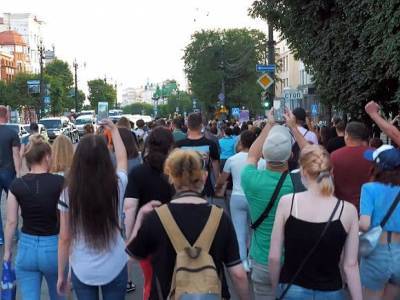 «Судить в Хабаровске»: протестующие потребовали вернуть арестованного Фургала в регион (видео)