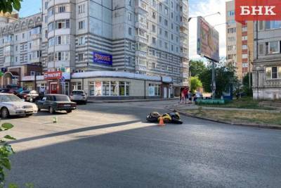 В Сыктывкаре не смогли разъехаться мотоцикл и иномарка
