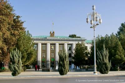 В Туркменистане на неделю продлены сроки приема в вузы