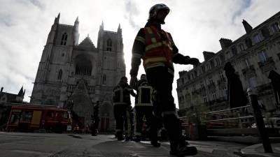 Во Франции произошёл пожар в соборе святого Петра и Павла