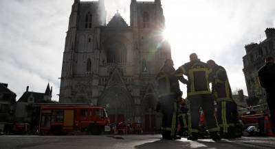 Власть рассматривает пожар в Нантском соборе как преступное деяние – прокурор
