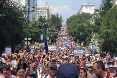 В российском Хабаровске проходит масштабный протест против Путина