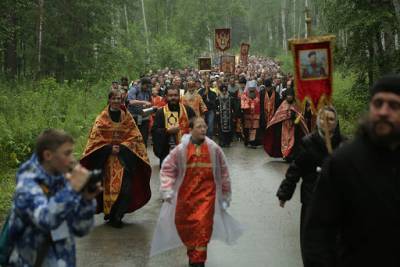 Епархия и схиигумен Сергий провели два крестных хода в Екатеринбурге