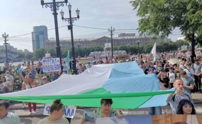 Шествие в Хабаровске в поддержку Сергея Фургала собрало, по разным оценкам, от 15 тысяч до 50 тысяч человек