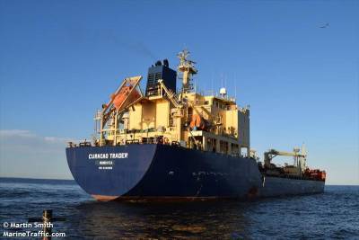 У побережья Бенина пираты захватили танкер, взяв в заложники 13 моряков из России и Украины