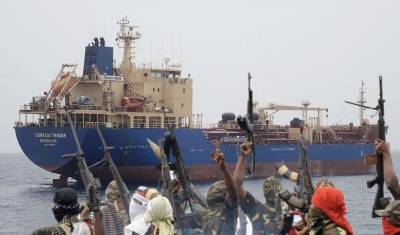 Пираты похитили с танкера россиян и украинцев в Гвинейском заливе
