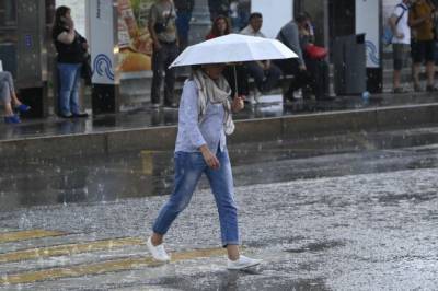 «Каждый день дожди»: россиянам предрекли осадки вплоть до августа