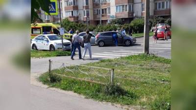 Два Hyundai столкнулись на Антонова-Овсеенко