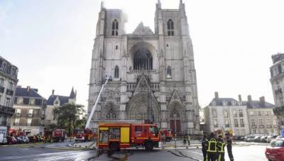 Пожар в Нантском соборе XV века во Франции: уничтожен орган