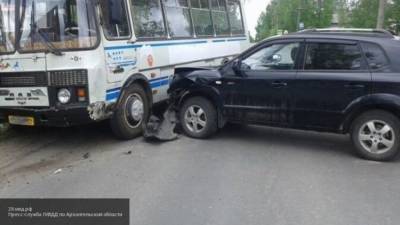 Один человек погиб и шесть пострадали при столкновении автобуса и легковушки в Подмосковье
