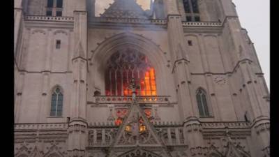 Полиция не обнаружила следов взлома в соборе Святых Петра и Павла в Нанте, где произошел сильный пожар