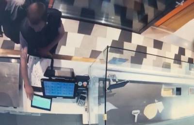 Разыскивает милиция! Мужчина забрал планшет из кафе на улице Притыцкого в Минске