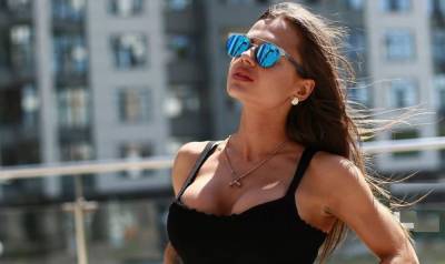 Украинская фитнес-модель Юлия Мишура посветила упругими местами в одних трусиках: "Богиня красоты"