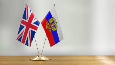 Посол РФ в Великобритании отверг обвинения в краже данных о вакцине