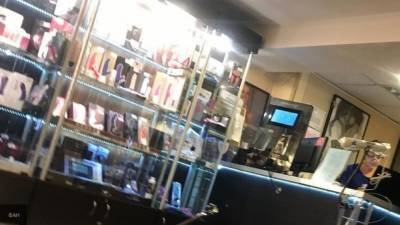 Дерзкое ограбление секс-шопа в Воронеже попало на видео