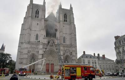 Мужчина задержан в Нанте в связи с расследованием пожара в соборе