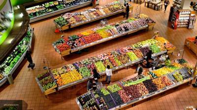 Жаркое лето может "ударить" по ценам на овощи и фрукты в России