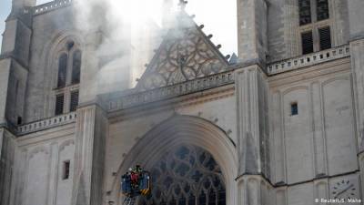 В Нанте в связи с расследованием пожара в соборе задержан мужчина