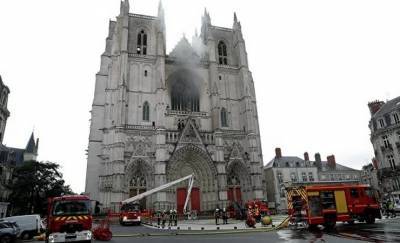 Во Франции задержали подозреваемого по делу о пожаре в соборе XV века