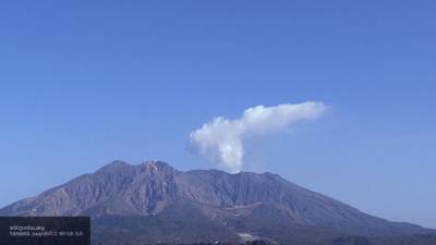 Извержение вулкана на итальянском острове вызвало панику местных жителей