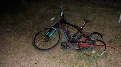На трассе под Гомелем ВАЗ влетел в двух 16-летних велосипедистов, погибла девушка