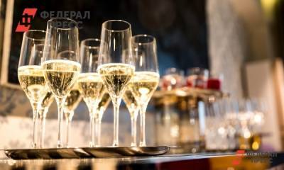 При выборе алкоголя россияне отдают предпочтение вину и шампанскому