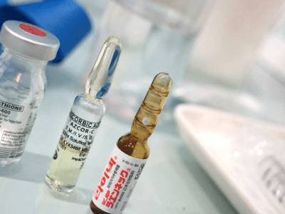 О состоянии испытателей вакцины сообщили в Сеченовском университете