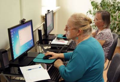 Пожилых жителей Янино и Кудрово приглашают на курсы по цифровой грамотности